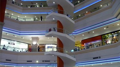 Comissão aprova responsabilidade de shoppings por infrações de lojas 23.06 Shoppings
