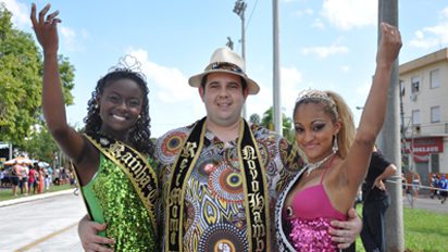 Escolas de samba de Novo Hamburgo se aquecem na Muamba do Carnaval 2012 27.02 Muamba