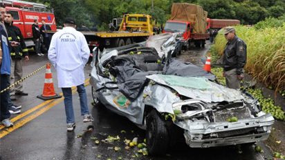Condutor do caminhão sem freios que causou duas mortes da ERS-122 deve responder por homicídio Acidente