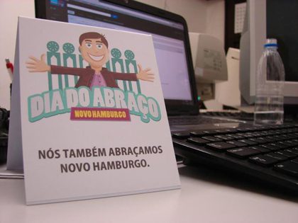 Eleições 2012: Quem quer ser prefeito? TVNH e novohamburgo.org entrevistarão candidatos ao vivo plaquinhamenor