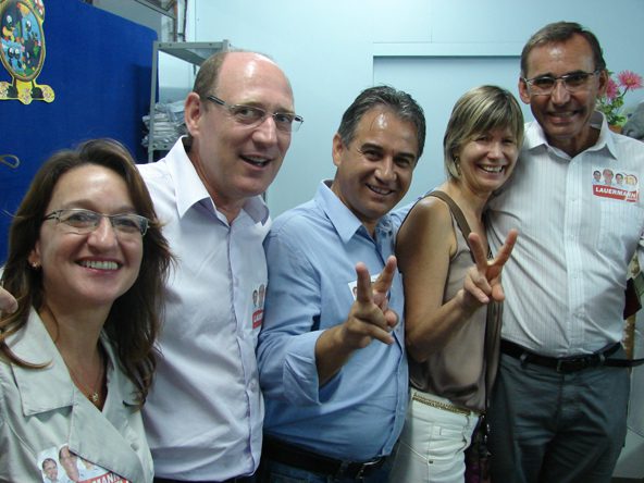 Candidatos à Prefeitura de Novo Hamburgo votam pela manhã na eleição suplementar DSC08095 copy
