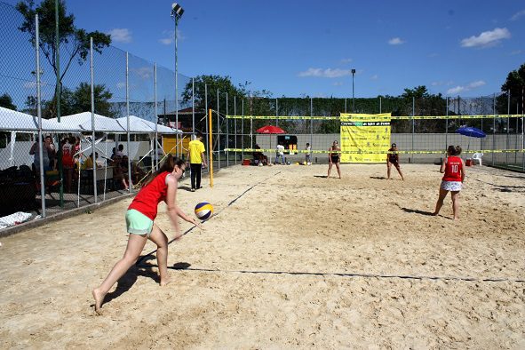 Município é premiado pelo melhor projeto da Federação Gaúcha de Voleibol 2015 11 21 SMEL Circuito de Volei 1