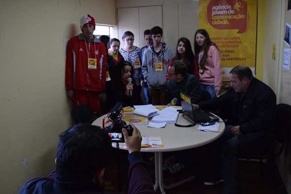 Agência Jovem de Comunicação Cidadã inaugura WebRádio 2016 07 28 GABINETE Web radio 56