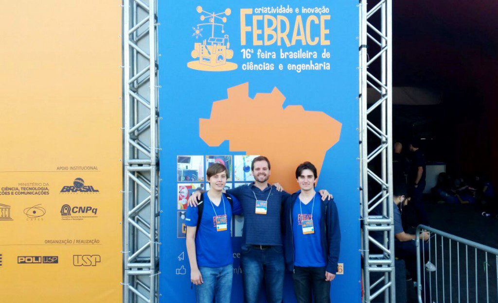 Em São Paulo: alunos da IENH apresentam projeto sobre alternativa ecologicamente correta na FEBRACE IENH na Febrace 2