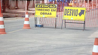 Rua Pinto Bandeira pode ser acessada pela Primeiro de Março obras