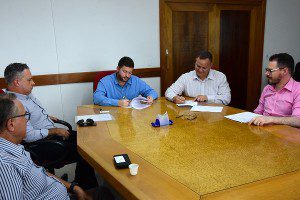 Assinatura contrato do recepetivo Fenac