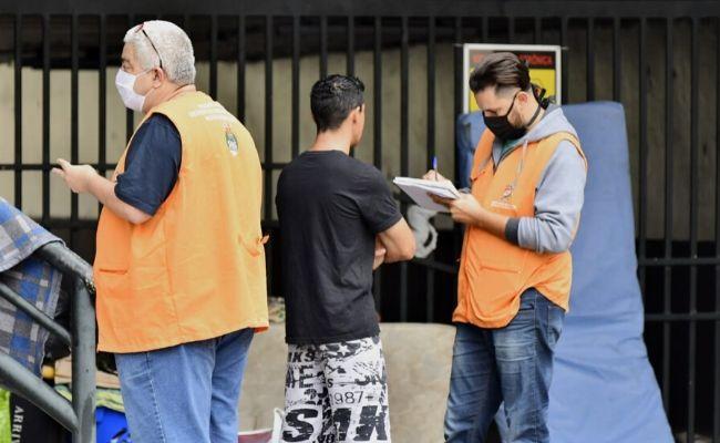 SDS realiza abordagens sociais com orientações do Consultório na Rua cdl