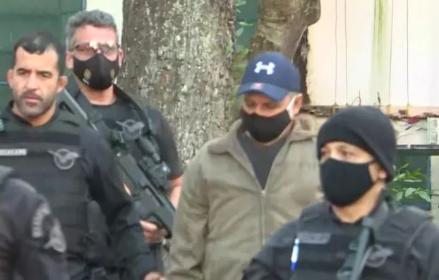 Fabrício Queiroz, ex-assessor de Flávio Bolsonaro, é preso em Atibaia assessor