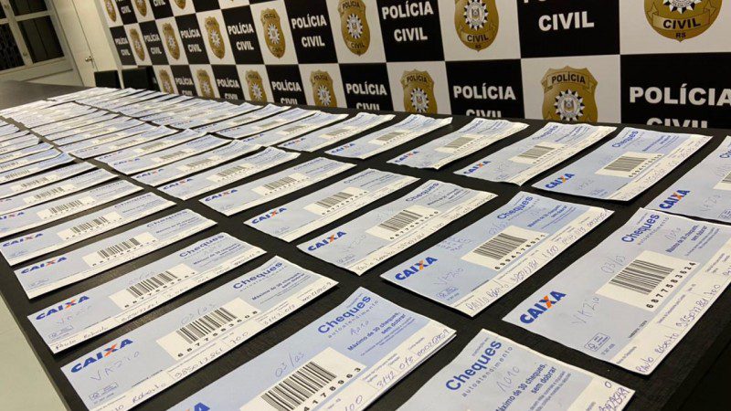 Preso por estelionato homem que fazia depósitos bancários com envelopes vazios policia 7