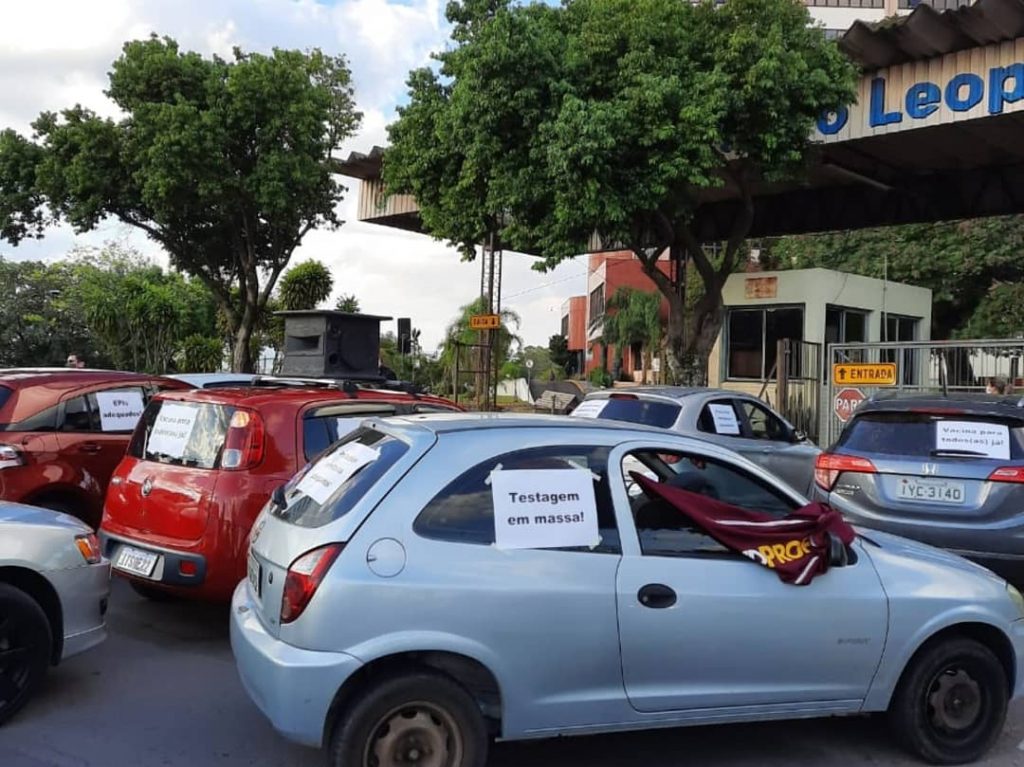 SindprofNH faz “Carreata pela Vida, Educação e Vacina” carreata
