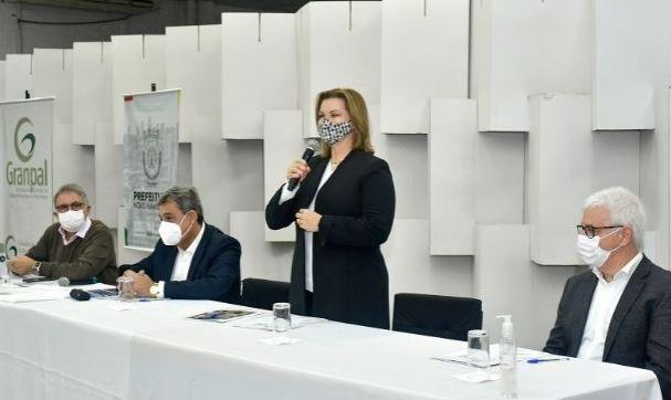 Prefeita Fátima chama atenção para prejuízos causados pelos engarrafamentos na BR-116 fatima