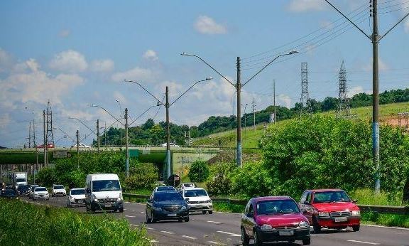 Fátima Daudt avalia ligar o bairro Canudos à BR em via de duas pistas ruas