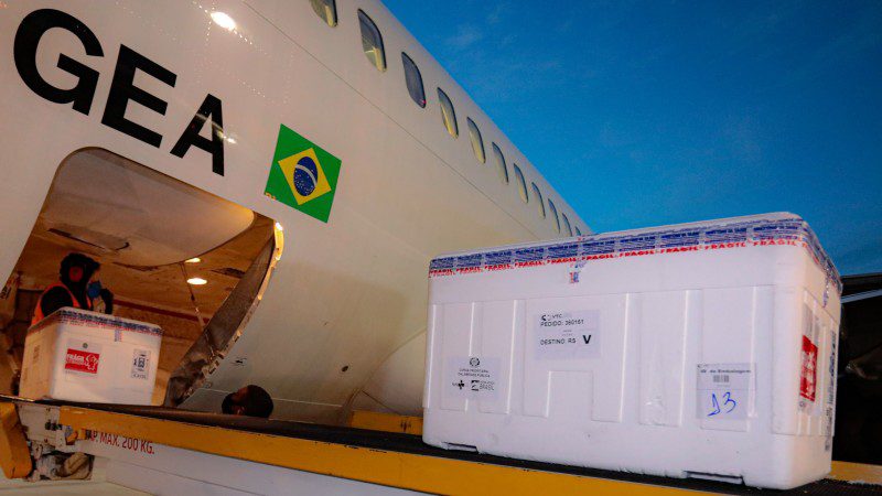 Secretaria da Saúde distribui 340 mil doses da vacina contra a Covid-19 nesta quarta vacinas 1