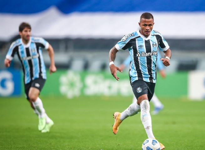 Grêmio bate o Vitória e confirma classificação às quartas de final da Copa do Brasil gremio 1