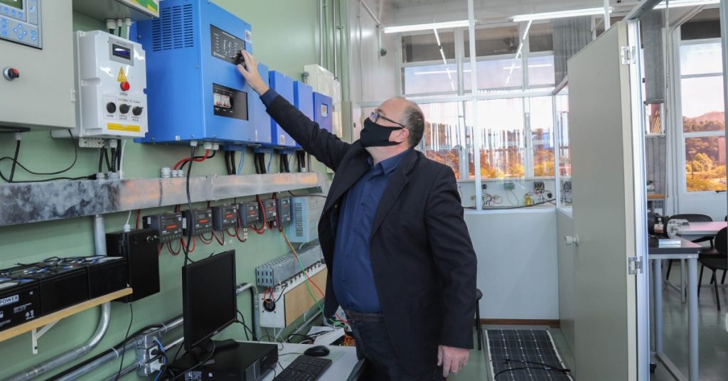 Estudo busca desenvolver sistema de automação inteligente para geração de energia solar feevale 1
