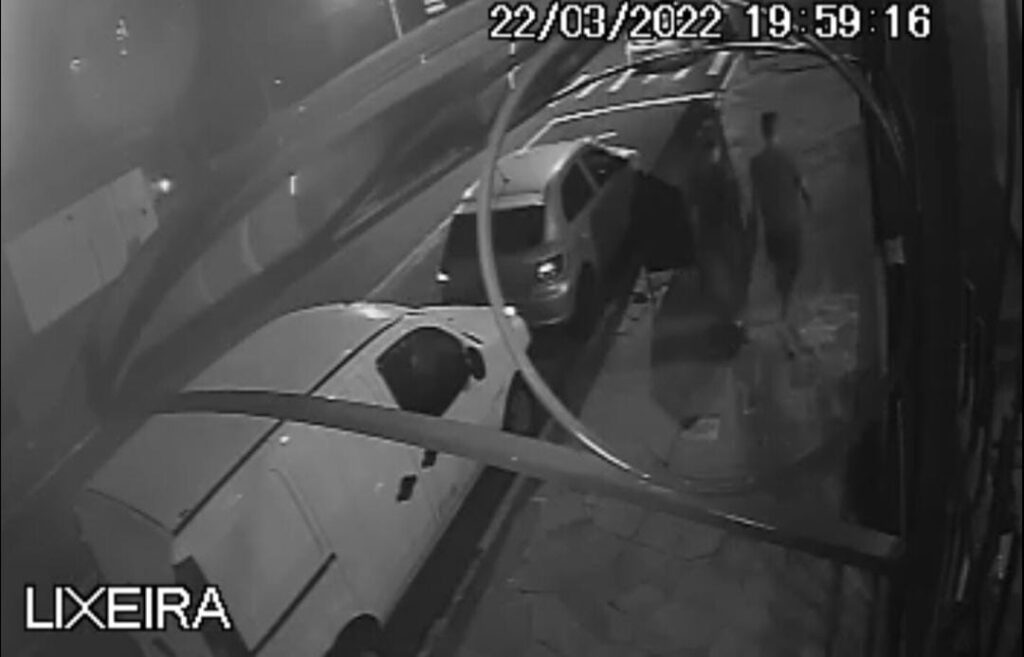 Susto: hamburguense é assaltada em uma das principais ruas do centro de Novo Hamburgo assalto bento valedosinos
