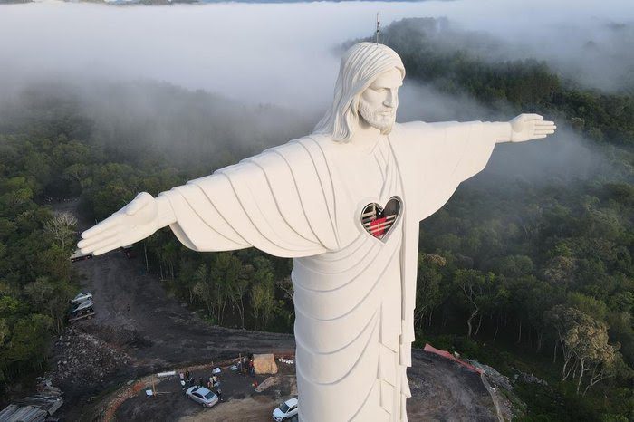 A fantástica obra do Cristo Protetor Gaúcho, o maior do mundo, fica pronta 35670919