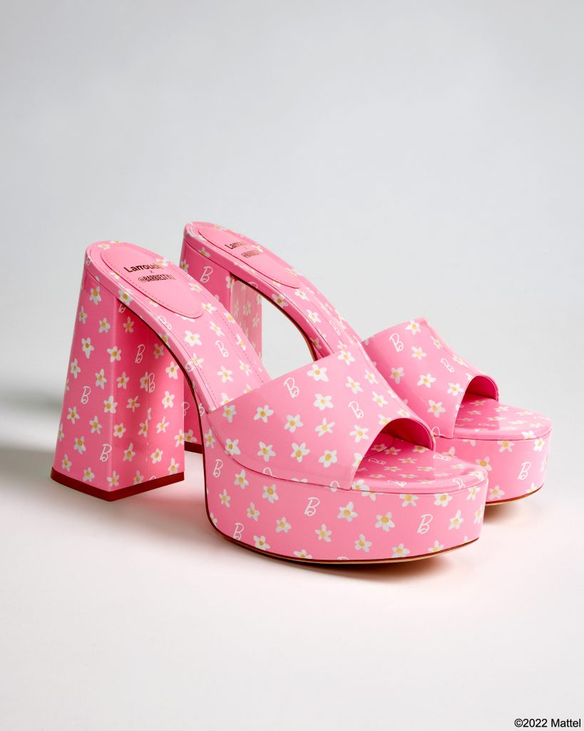 Designers do Vale do Sinos lançam peças em parceria com Barbie e Oscar de La Renta em Nova Iorque tamanco