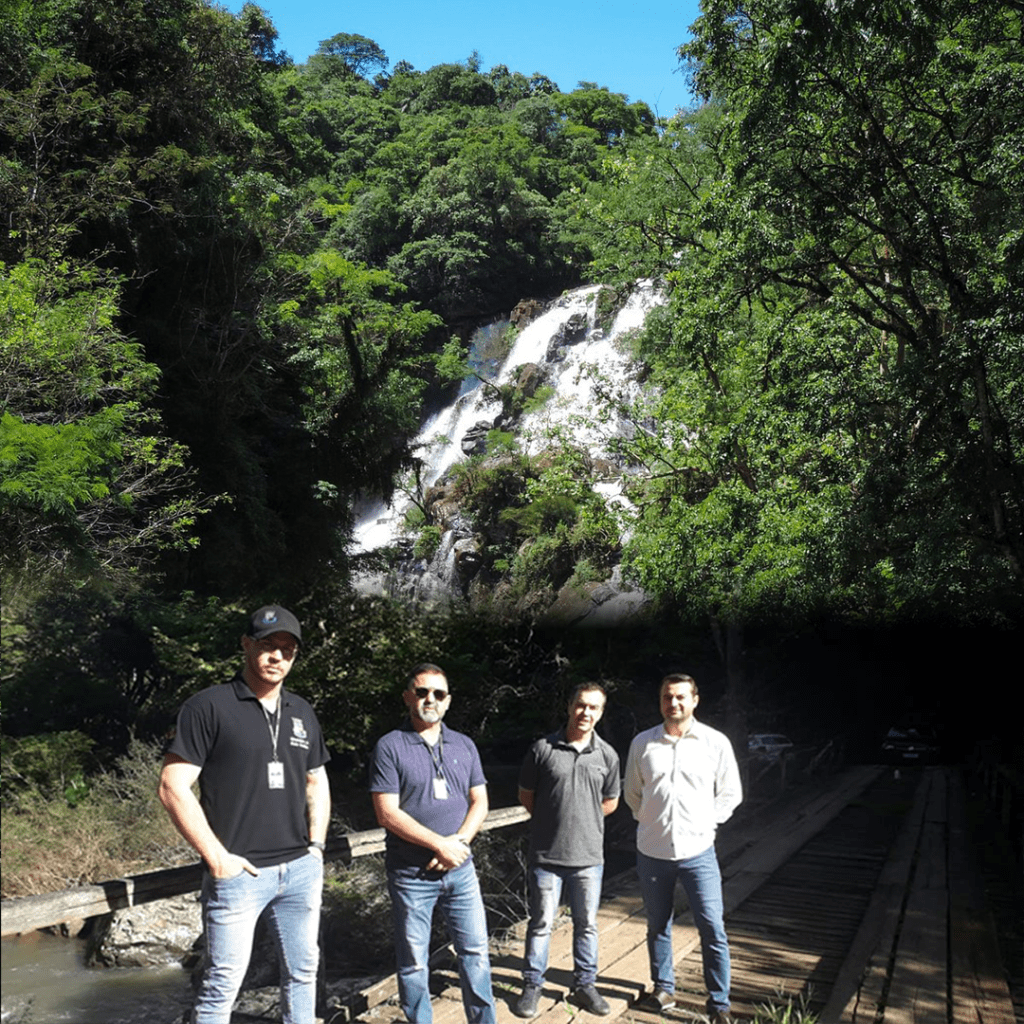 vista da ponte de madeira