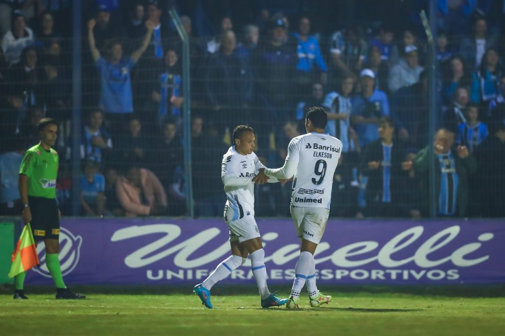 52097440589 b4325adbef k