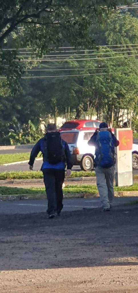 Emocionante: hamburguenses vão a pé até Caxias para comemorar vitória de amigo contra a Covid 2 IMG 20220513 WA0014 1