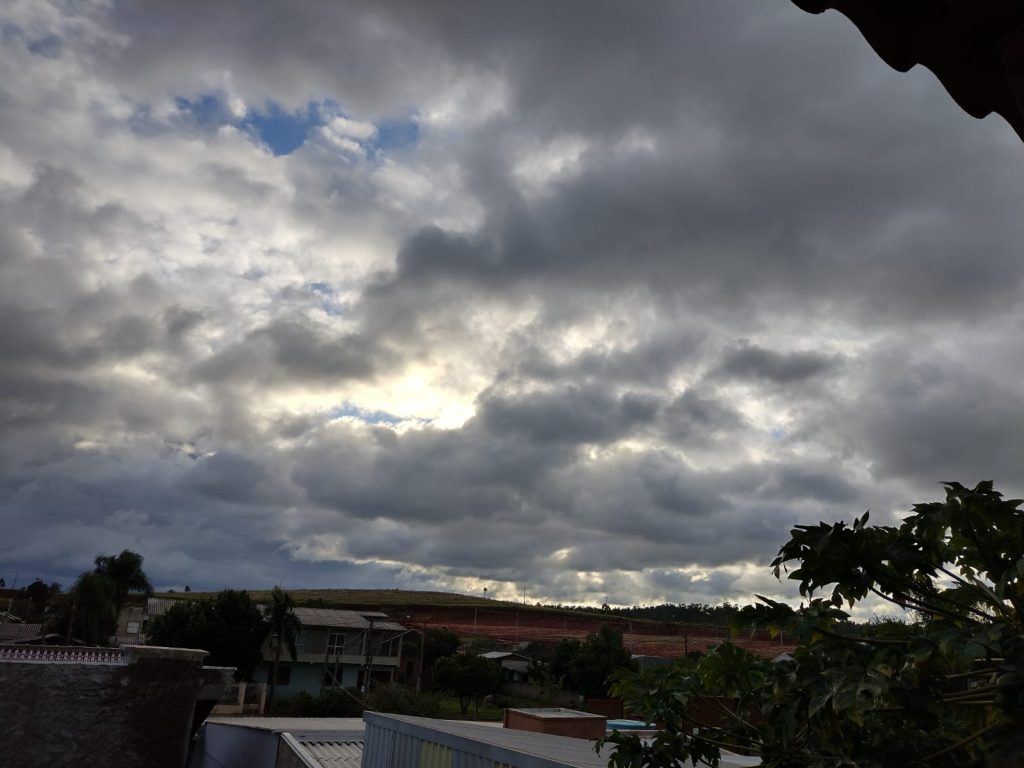 Foto do Dia: manhã gelada e com forte vento na região WhatsApp Image 2022 05 17 at 08.12.29