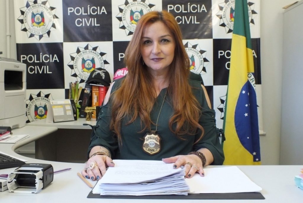 Grande operação da polícia em Novo Hamburgo descobre vizinho que abusava de criança de 11 anos pol 0710 delegada raquel peixoto 19911871