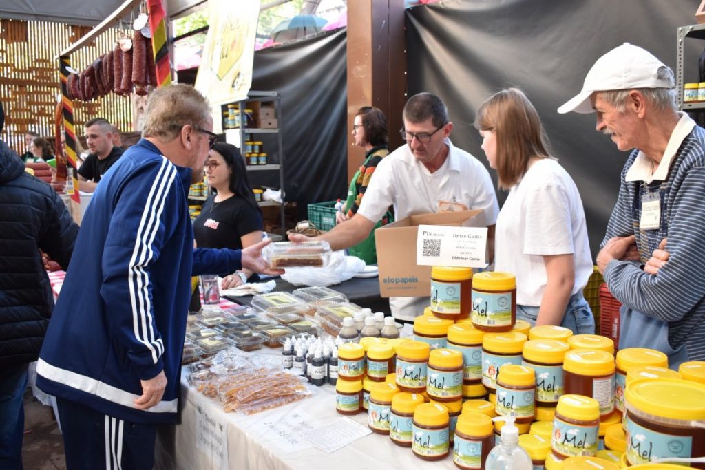 prestigie o ultimo fim de semana da 15 feira do mel rosca e nata 1