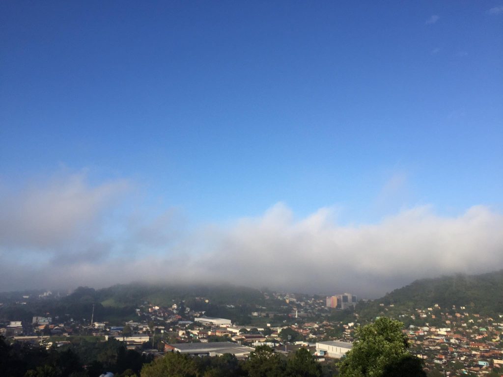 Tempo nublado, sol tímido e noites frias, mas com folga nas chuvas redacao