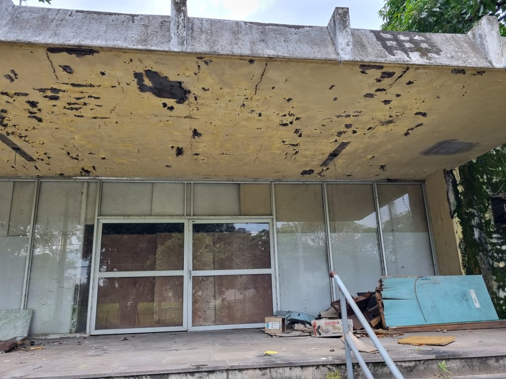 Conhecido prédio de Novo Hamburgo, antigo foro sofre com abandono 20220628 160052