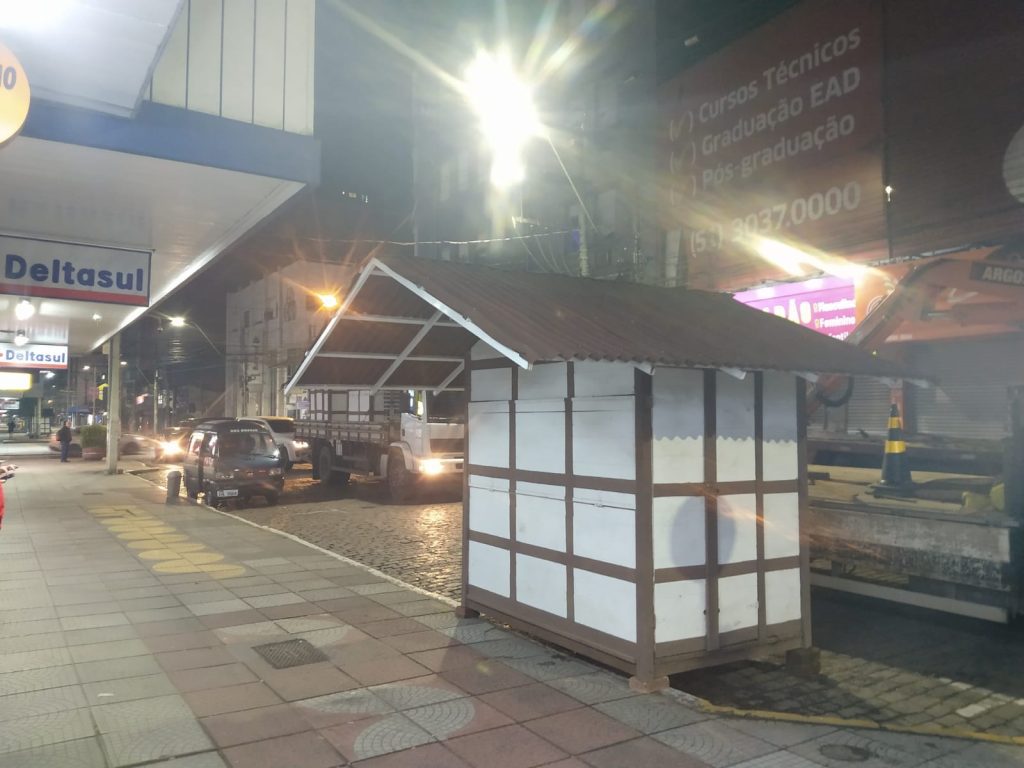 Casas enxaimel são colocadas na Rua Independência para São Leopoldo Fest WhatsApp Image 2022 06 30 at 15.29.06 1