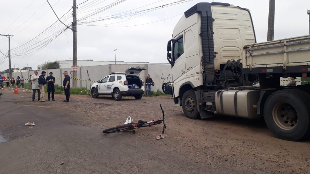 Mulher morre em acidente envolvendo bicicleta e uma carreta em São Leopoldo IMG 20220726 WA0008