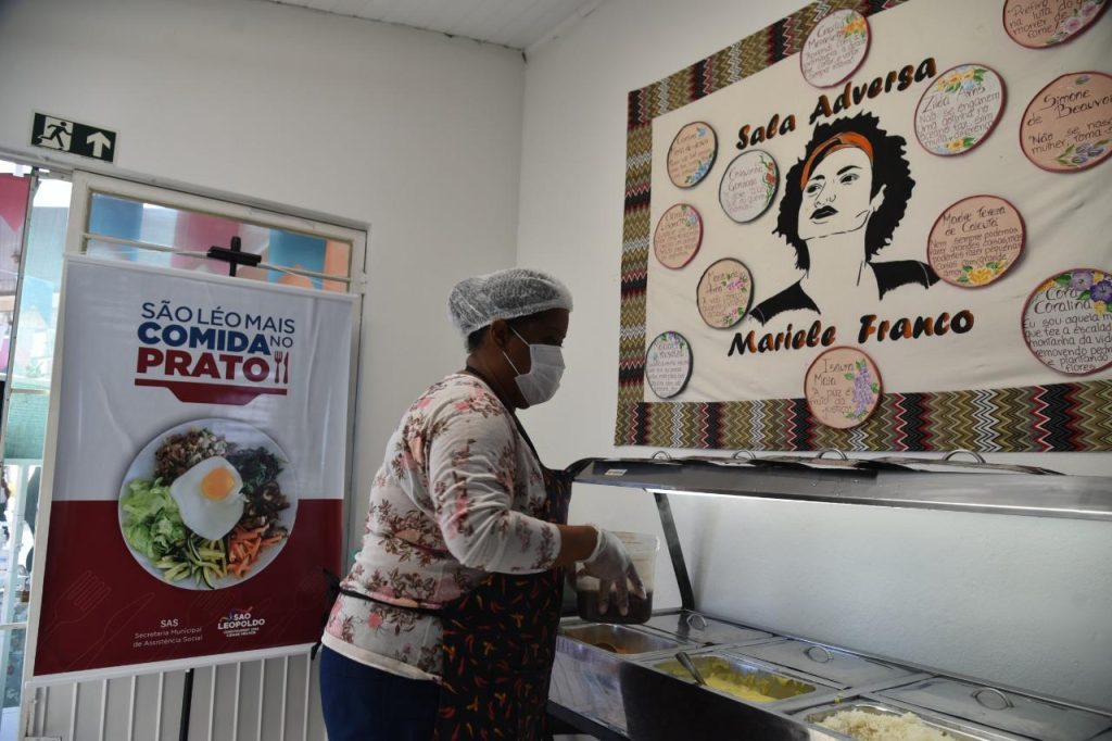 Mais comida no prato