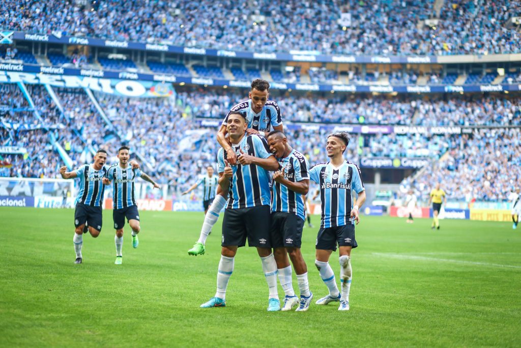 Grêmio vence a Ponte Preta e assume a vice-liderança da Série B lg noticias gra mio vence a ponte preta e manta m sequa ncia de invencibilidade no brasileira oa 33032