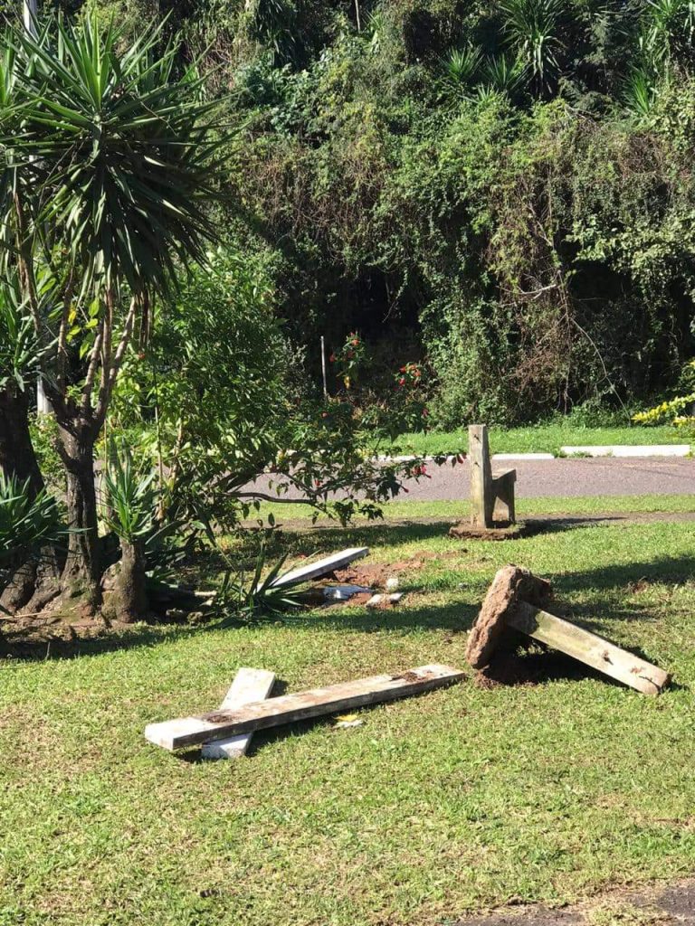 Empresário adota pracinha a transforma, mas vândalos a depredam e roubam received 2904626373017126