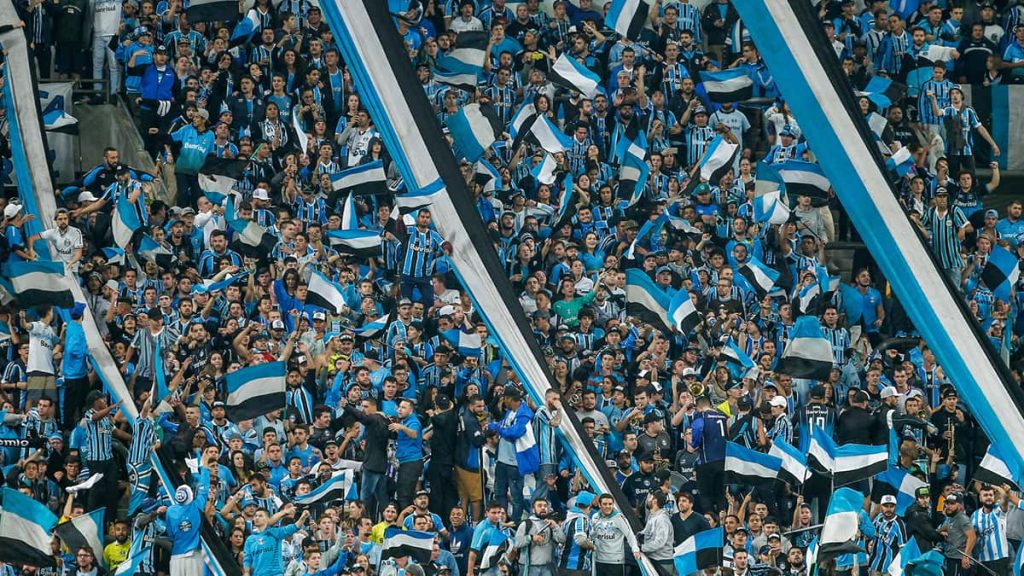 Pesquisa aponta torcida do Grêmio como a mais fiel do Brasil torcida geral do gremio na arena