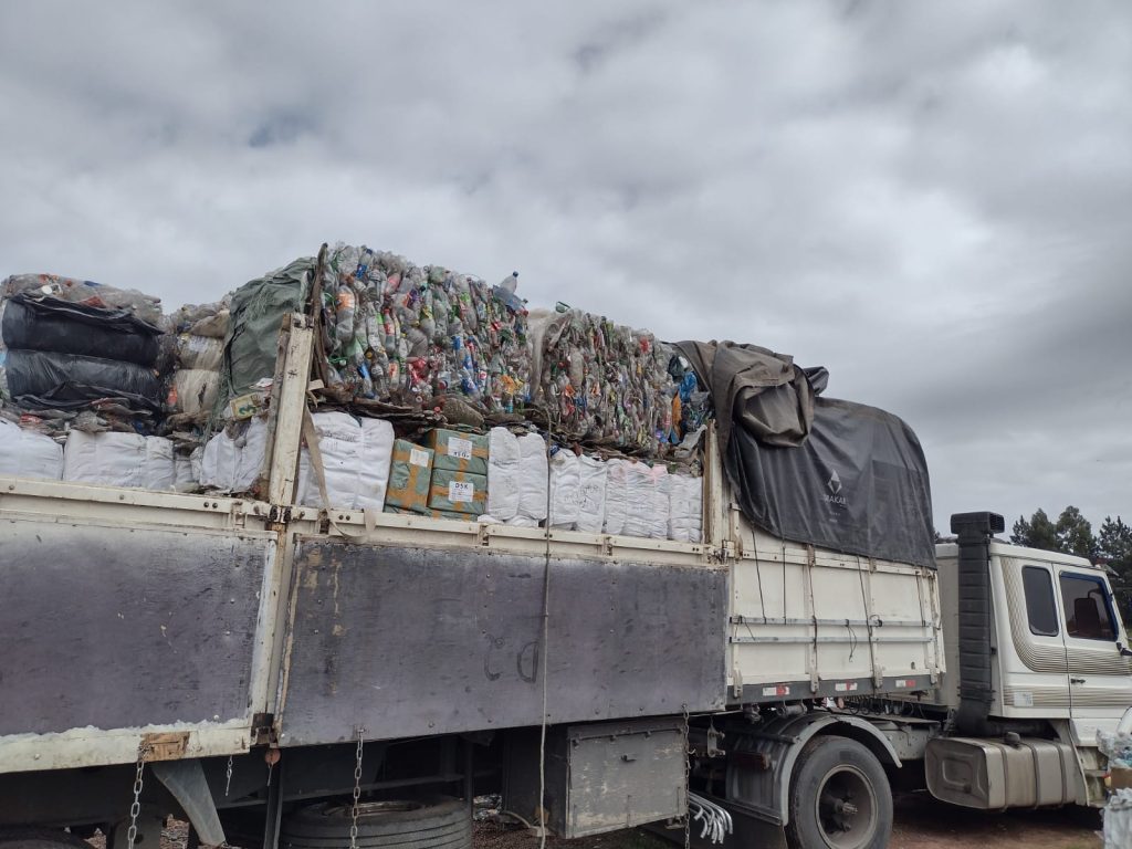 5 pessoas são presas e carga suspeita é apreendida em Portão 301969209 474474861354498 2582659473013181966 n