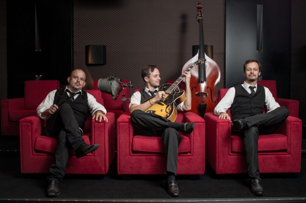 4872d6c5 e890 412f b9ca 9bb990acd571