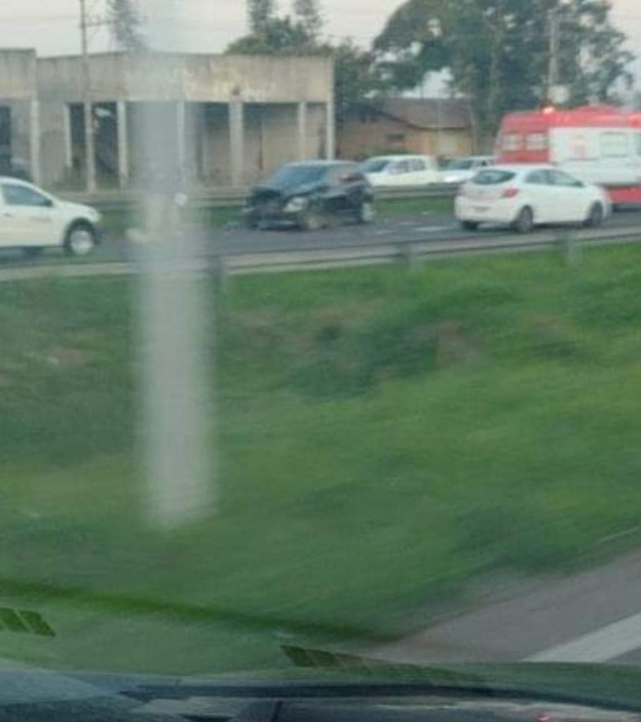 Forte acidente foi registrado na BR-116, no limite de Novo Hamburgo FB IMG 1659398519344