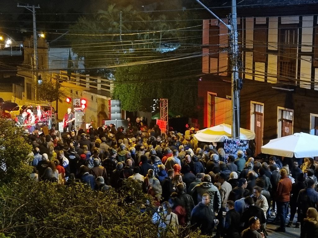 Hamburgo Velho fica lotada de hamburguenses unidos pela cidade: Viva, Marco Kirsch 20220903 204050