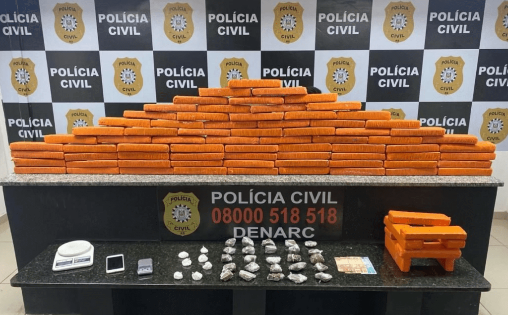 Polícia apreende 55 quilos de drogas em depósito de facção em São Leopoldo pc 1