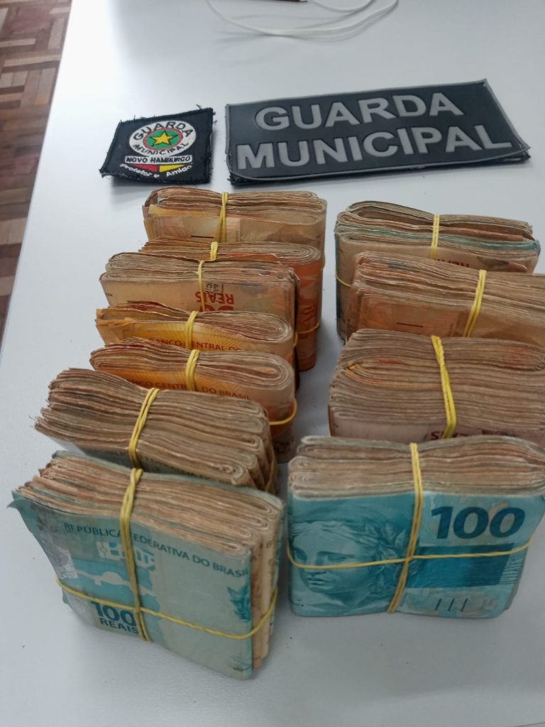 Apenado de Novo Hamburgo é preso com 40 mil reais em sacola de plástico IMG 20221018 WA0017