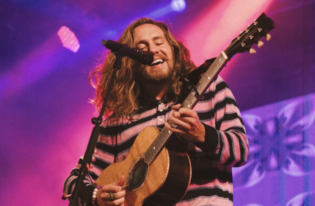 Um dos mais famosos cantores hamburguenses, Vitor Kley fará show gratuito em NH IMG 20221026 WA0026