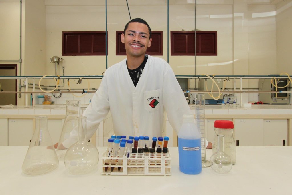 1770E4A0 F48F 4A83 A67D 03D373B289D7