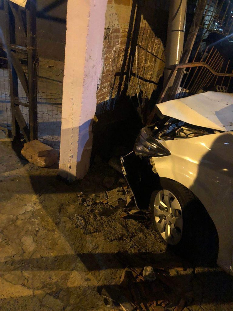 2C28BDA7 F0A7 40C6 B51D 4824D7865E1D