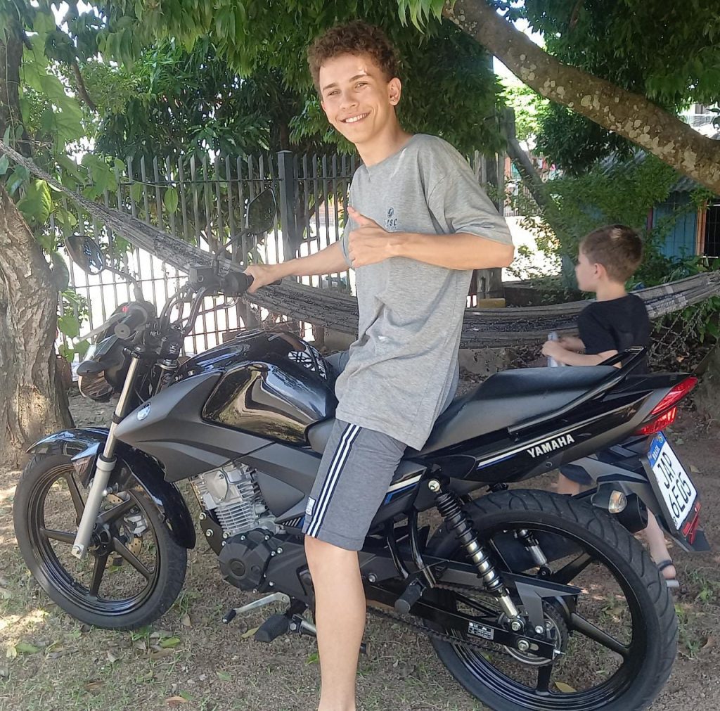 D5F16B51 4870 47B3 971A 4995543B40D8