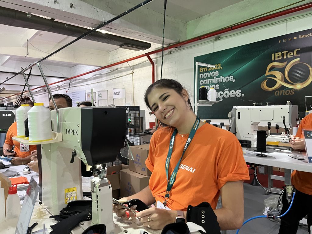 1AAB9EA5 6E9D 4D60 9B59 FD8017406F65