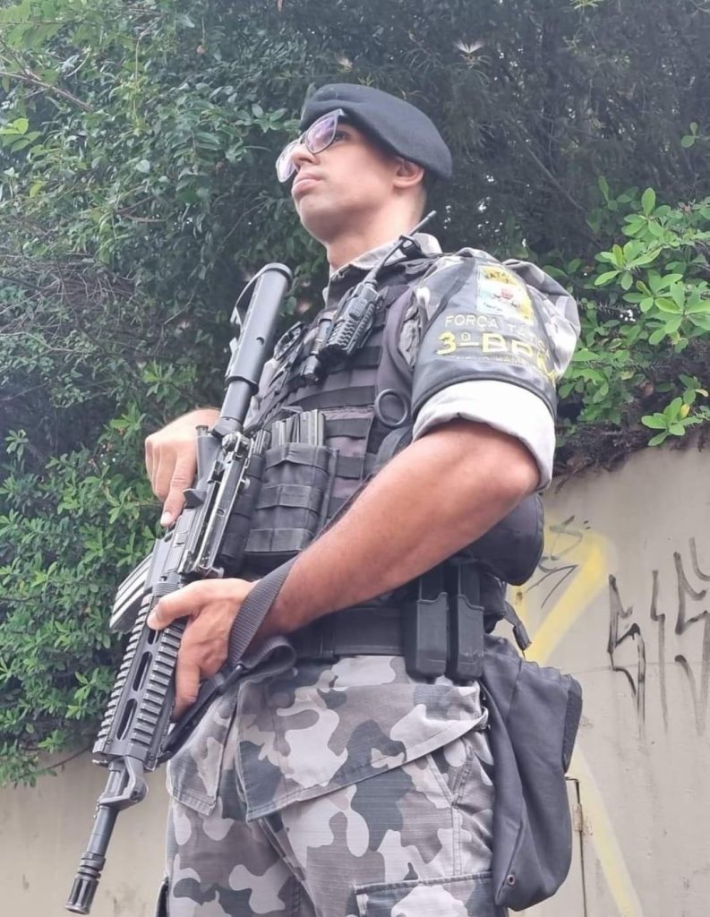 885827AB 9AB9 4A7D BB71 3600EEA650A0