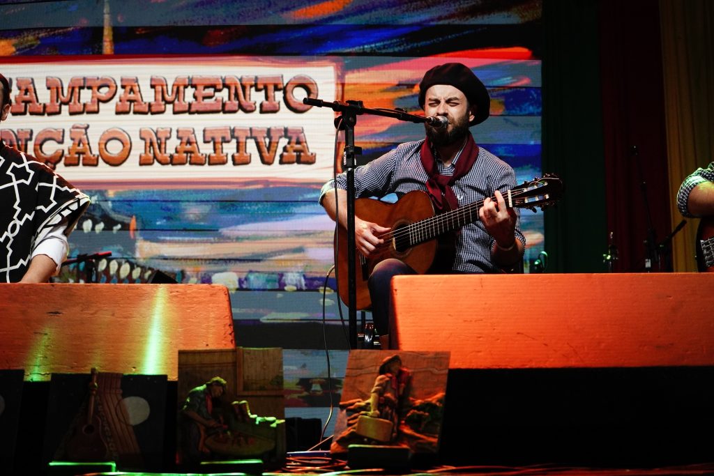 “Sem saber notícias tuas” é eleita a melhor música no 20° Acampamento da Canção Nativa Cancao nativa