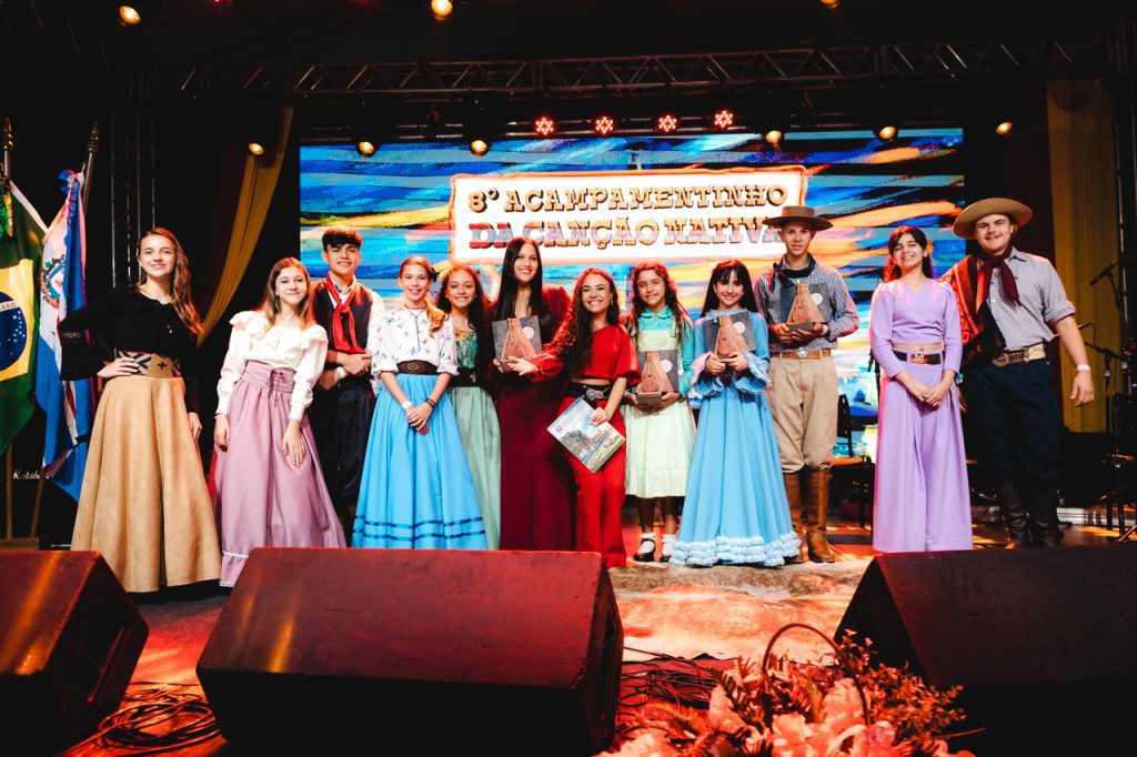 A influência do Acampamento da Canção Nativa nas novas gerações Capa